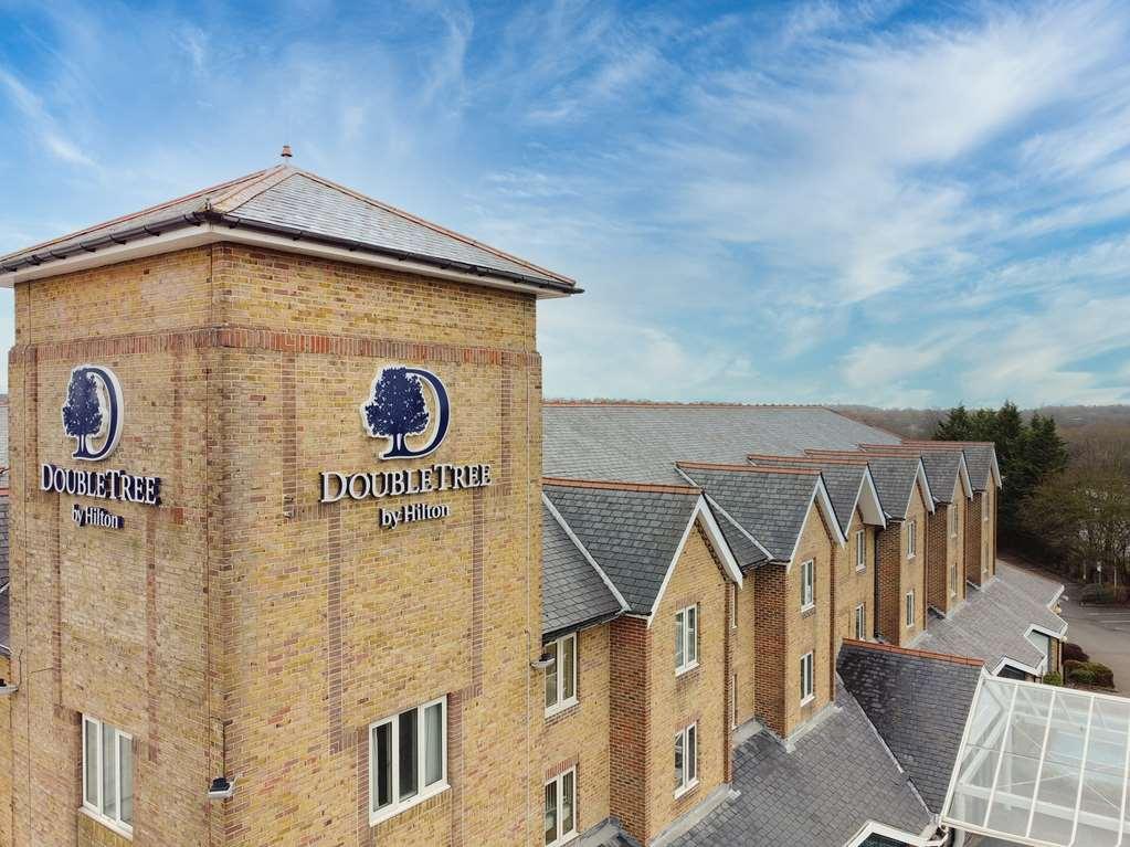 Отель Doubletree By Hilton London Elstree Богемвуд Экстерьер фото